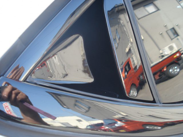 山形県酒田市部品持ち込み大歓迎 車好きを応援するジャックロード シトロエン ｄｓ４のメッキ部分を塗装 ジャックロード